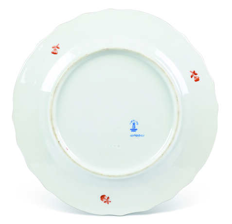 Herend. A HEREND PORCELAIN 'QUEEN VICTORIA' PATTERN PART DINNER-SERVICE - photo 4