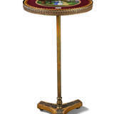 A LOUIS-PHILIPPE BRASS AND POLYCHROME-PAINTED LAVA STONE GUERIDON - Foto 1