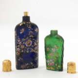 TWO GEORGE II GOLD MOUNTED GLASS SCENT BOTTLES - Foto 2