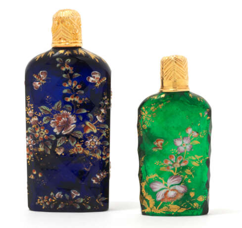 TWO GEORGE II GOLD MOUNTED GLASS SCENT BOTTLES - Foto 3