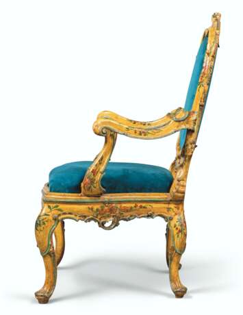 A PAIR OF ITALIAN POLYCHROME-DECORATED 'LACCA' ARMCHAIRS - Foto 2