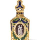 A GEORGE III ENAMELLED GOLD SCENT BOTTLE - фото 2