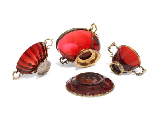 TWO GERMAN SILVER-GILT MOUNTED RUBY-GLASS TWO-HANDLED BOWLS AND A CUP AND SAUCER - фото 3