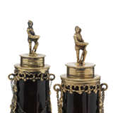 A PAIR OF GERMAN SILVER-GILT MOUNTED RUBY-GLASS BOTTLES - фото 3