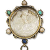 A GERMAN PARCEL-GILT SILVER MOTHER-OF-PEARL PENDANT DEPICTING ST. ANNE, THE VIRGIN AND CHRIST - photo 1
