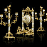 A FRENCH 'JAPONSIME' ORMOLU AND PARCEL-GILT PORCELAIN THREE-PIECE CLOCK GARNITURE - photo 3