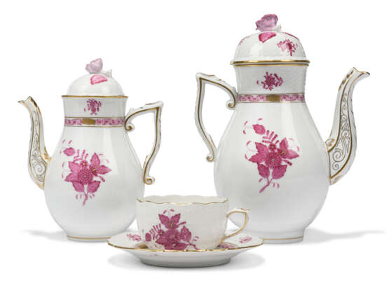 Herend. A HEREND PORCELAIN 'PURPLE APPONYI' PATTERN PART DINNER-SERVICE - фото 2