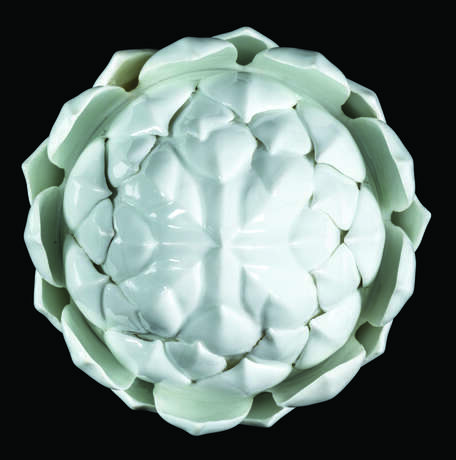 Meissen Porcelain Factory. A GERMAN PORCELAIN WHITE ARTICHOKE SMALL TUREEN AND COVER - photo 3