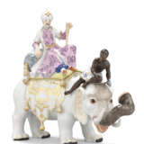 Meissen Porcelain Factory. A PAIR OF MEISSEN PORCELAIN FIGURES OF A SULTAN AND SULTANA RIDING ON ELEPHANTS - Foto 3