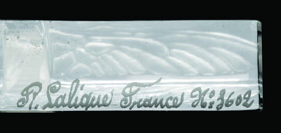 Lalique, Rene. EIGHT RENÉ LALIQUE GLASS 'LIBELLULE' KNIFE RESTS - photo 5