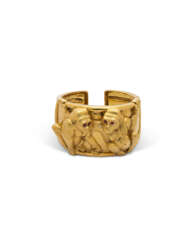 NO RESERVE - DAVID WEBB GOLD AND RUBY 'REPOUSSÉ MONKEY' CUFF