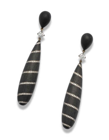 PAOLA BRUSSINO 'BALLONS NOIR' CARBON AND DIAMOND PENDENT EARRINGS - photo 1