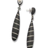 PAOLA BRUSSINO 'BALLONS NOIR' CARBON AND DIAMOND PENDENT EARRINGS - photo 2