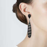 PAOLA BRUSSINO 'BALLONS NOIR' CARBON AND DIAMOND PENDENT EARRINGS - photo 3
