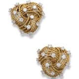 Cartier. CARTIER GOLD AND DIAMOND EARRINGS - photo 1