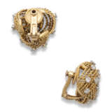 Cartier. CARTIER GOLD AND DIAMOND EARRINGS - Foto 2