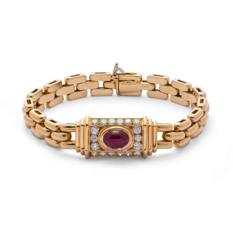 Cartier. CARTIER RUBY AND DIAMOND NECKLACE, BRACELET AND EARRING SUITE - фото 9