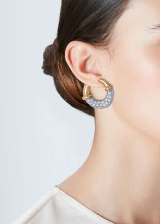 NO RESERVE - DIAMOND AND GOLD EARRINGS - фото 3