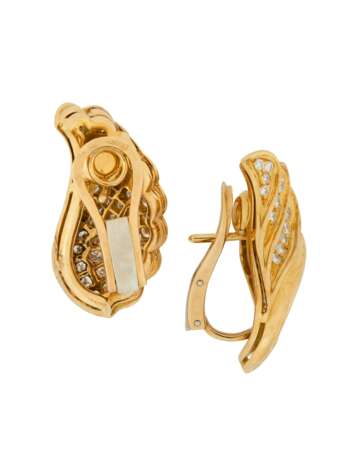 DIAMOND AND GOLD SAUTOIR, EARRING AND RING SET - фото 5