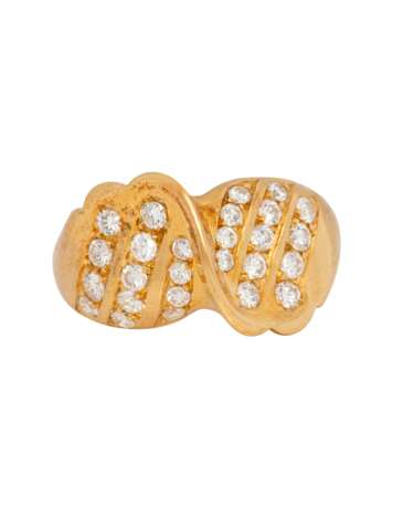 DIAMOND AND GOLD SAUTOIR, EARRING AND RING SET - Foto 6