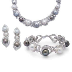 ADLER COLOURED CULTURED PEARL, CULTURED PEARL AND DIAMOND NECKLACE, BRACELET AND EARRING SUITE