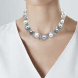 Adler. ADLER COLOURED CULTURED PEARL, CULTURED PEARL AND DIAMOND NECKLACE, BRACELET AND EARRING SUITE - фото 9