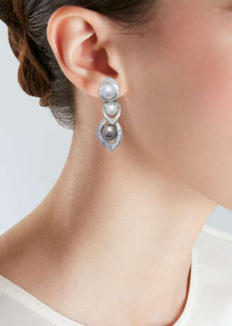 Adler. ADLER COLOURED CULTURED PEARL, CULTURED PEARL AND DIAMOND NECKLACE, BRACELET AND EARRING SUITE - фото 11