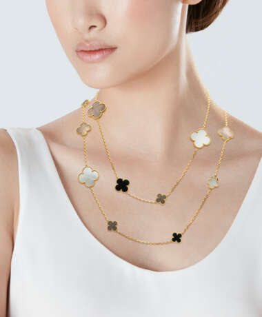 Van Cleef & Arpels. VAN CLEEF & ARPELS 'MAGIC ALHAMBRA' MOTHER-OF-PEARL, ABALONE AND ONYX NECKLACE - фото 2