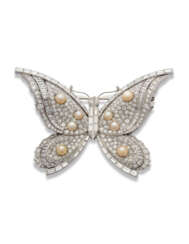 MID-20TH CENTURY DIAMOND AND PEARL DOUBLE CLIP BROOCH