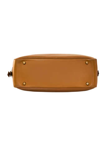 HERMÈS. A GOLD CHAMONIX LEATHER PLUME 32 WITH GOLD HARDWARE - photo 4