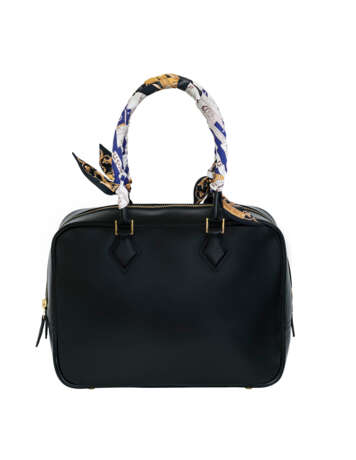 HERMÈS. A BLACK CALF BOX LEATHER PLUME 28 WITH GOLD HARDWARE - фото 1