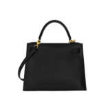 HERMÈS. A BLACK CALF BOX LEATHER SELLIER KELLY 28 WITH GOLD HARDWARE - Foto 3