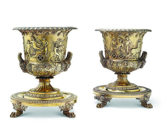 Storr, Paul. A PAIR OF GEORGE III SILVER-GILT WINE COOLERS, STANDS AND COLLARS - Foto 2
