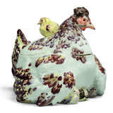 Chelsea Ceramic Factory. A CHELSEA PORCELAIN `HEN AND CHICKS` TUREEN AND COVER - Foto 4
