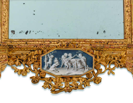 A PAIR OF NORTH ITALIAN GILTWOOD AND REVERSE-GLASS PAINTED MIRRORS - photo 3