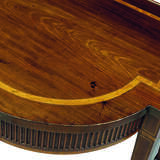 A PAIR OF GEORGE III MAHOGANY AND SATINWOOD BANDED SERVING-TABLES - Foto 2