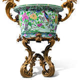 A LARGE FRENCH ORMOLU-MOUNTED CHINESE FAMILLE ROSE PORCELAIN JARDINIERE-ON-STAND - photo 1