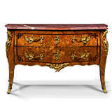 A LOUIS XV ORMOLU-MOUNTED TULIPWOOD, AMARANTH AND FRUITWOOD MARQUETRY COMMODE - Foto 1