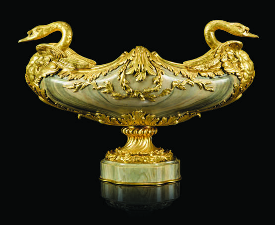 A FRENCH ORMOLU-MOUNTED GREEN-MARBLE CENTREPIECE - photo 1