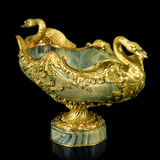 A FRENCH ORMOLU-MOUNTED GREEN-MARBLE CENTREPIECE - фото 4