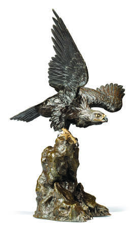 A JAPANESE GILT AND PATINATED BRONZE MODEL OF AN EAGLE - Foto 3