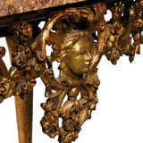 A PAIR OF NORTH ITALIAN GILTWOOD CONSOLE TABLES - Foto 2