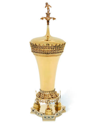 A GERMAN SILVER-GILT CUP AND COVER - Foto 1