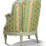Delanois, L. A LATE LOUIS XV GREY-PAINTED BERGERE - фото 3