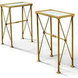 A PAIR OF NEOCLASSICAL ORMOLU AND WHITE MARBLE SIDE TABLES - Foto 1