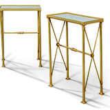 A PAIR OF NEOCLASSICAL ORMOLU AND WHITE MARBLE SIDE TABLES - Foto 2