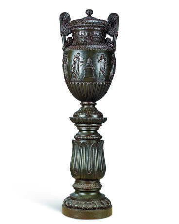 A CAST IRON URN AND PEDESTAL - фото 1