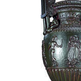 A CAST IRON URN AND PEDESTAL - фото 2
