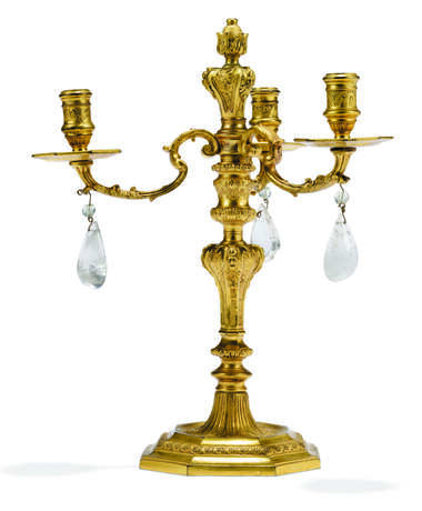 A PAIR OF FRENCH ORMOLU AND ROCK-CRYSTAL THREE-LIGHT CANDELABRA - фото 4