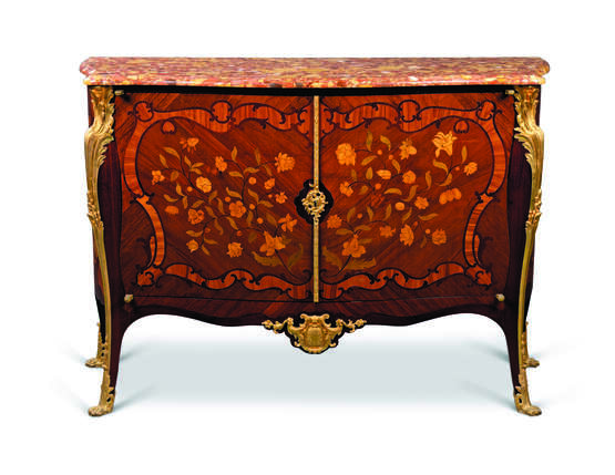 Durand, Gervais. A FRENCH ORMOLU-MOUNTED KINGWOOD, AMARANTH, TULIPWOOD, SATINWOOD MARQUETRY COMMODE - Foto 1